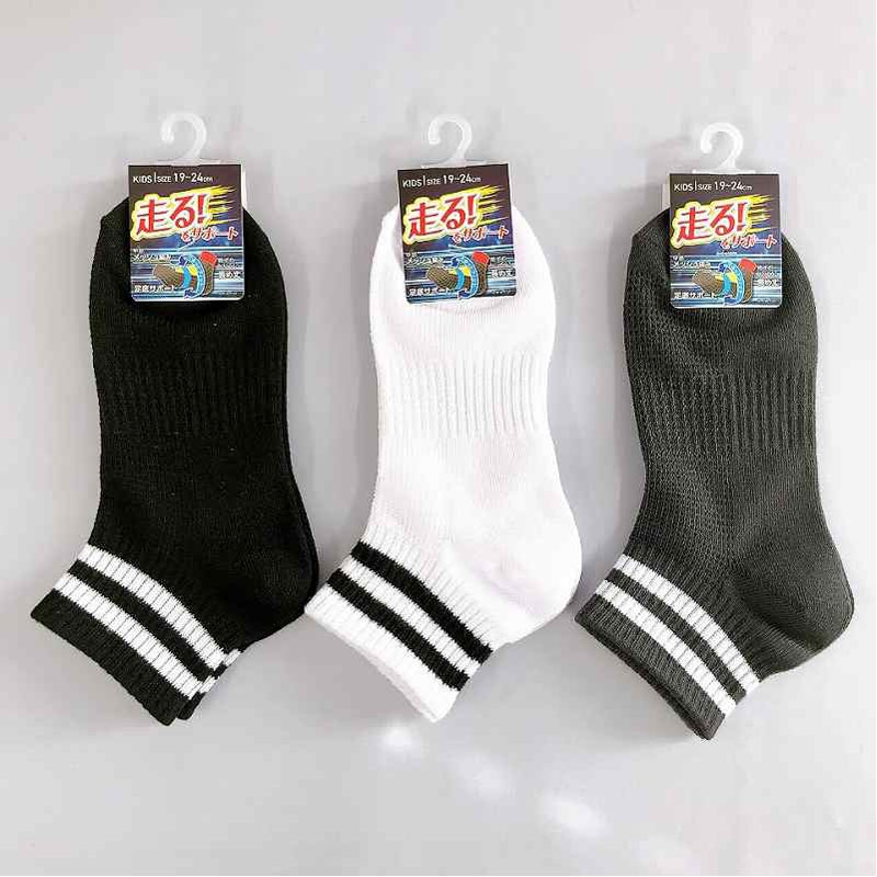 子供靴下　アンクル丈１９　走るライン