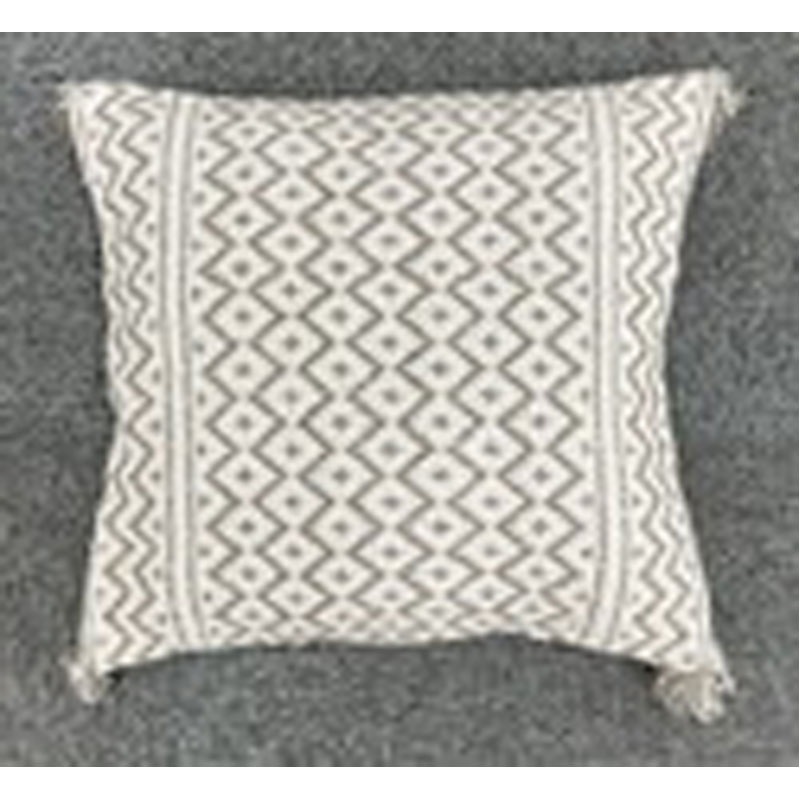 クッションカバー　ベージュ