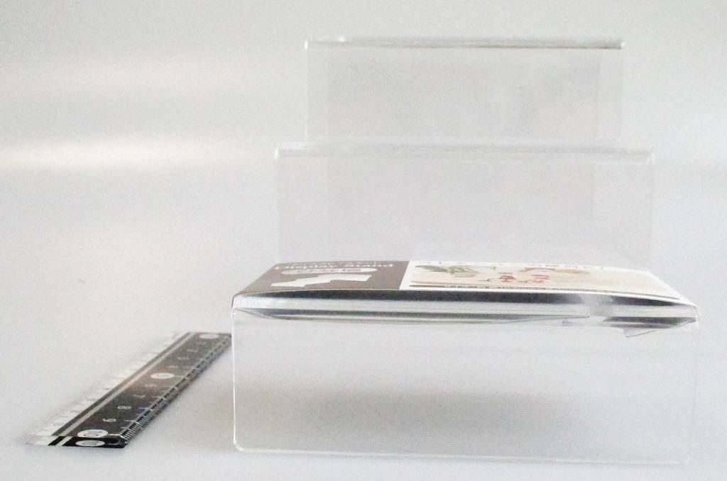 ディスプレイスタンド　ひな壇