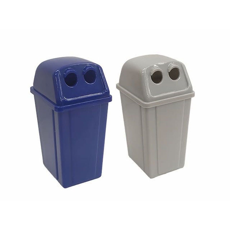 日本の町並み　自販機の横のリサイクルボックス