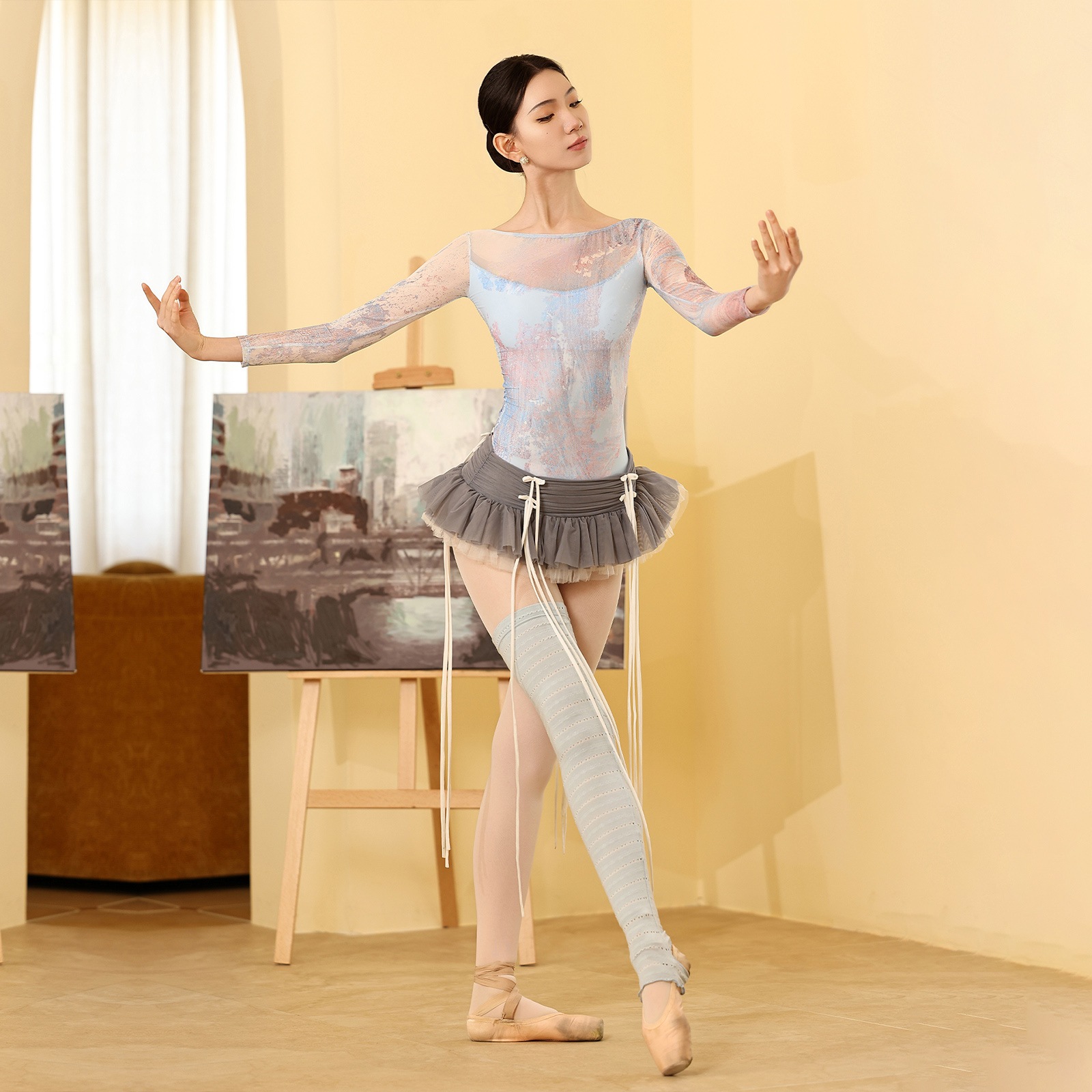 チャコット　未使用　FREEDロングスリーブ長袖 レオタードハニーベージュ チャコット 未使用 FREEDロングスリーブ長袖 レオタードハニーベージュ