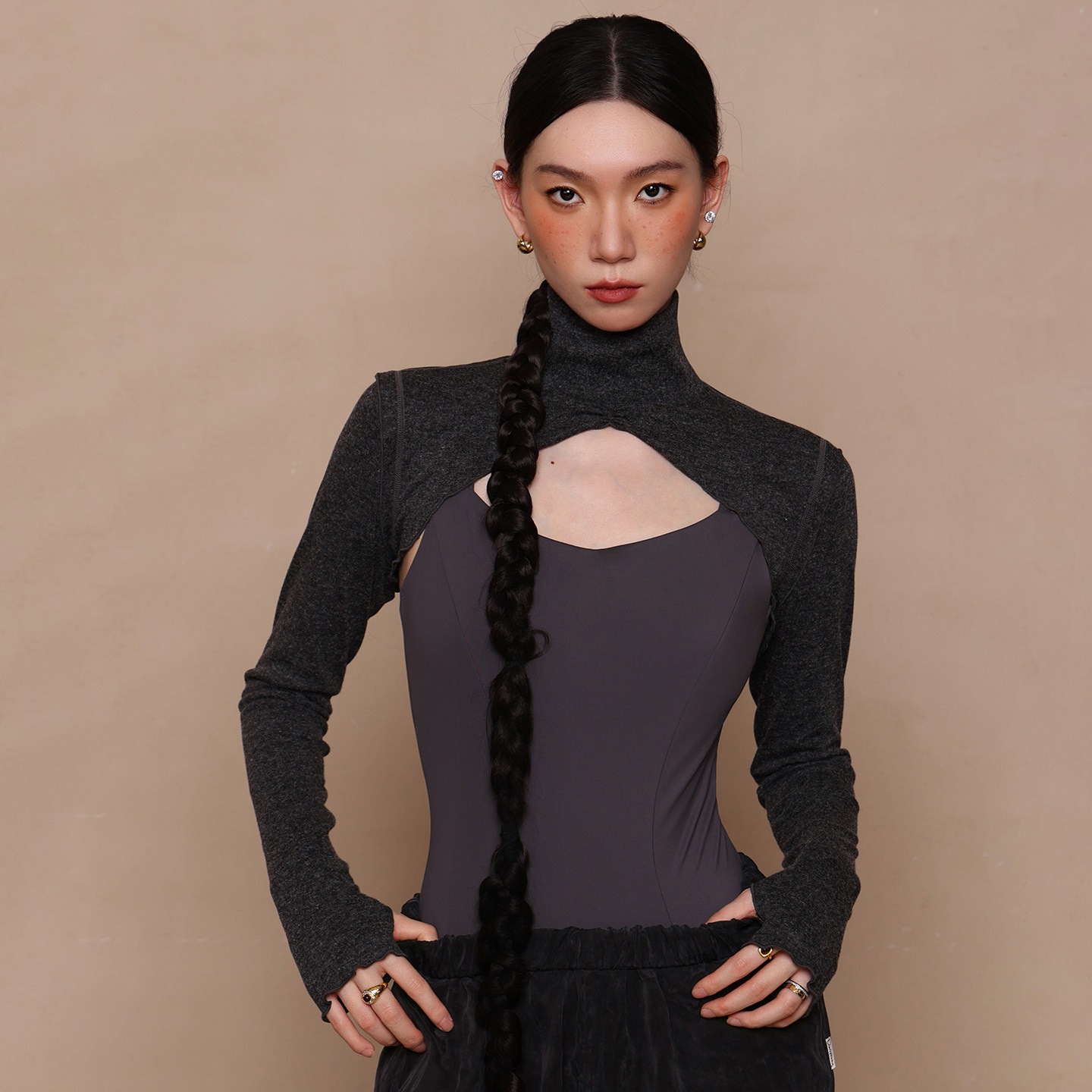 ハイネックショートトップDZB397