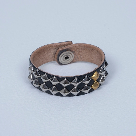TWO LINE STUDS WRISTBAND "DAIGO" (BLACK)