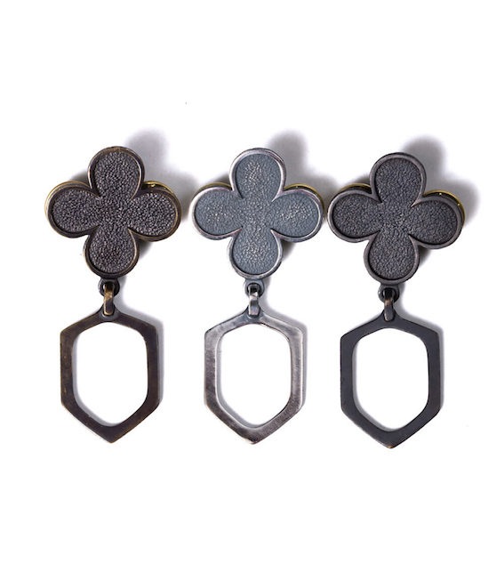 GLASSES BADGE