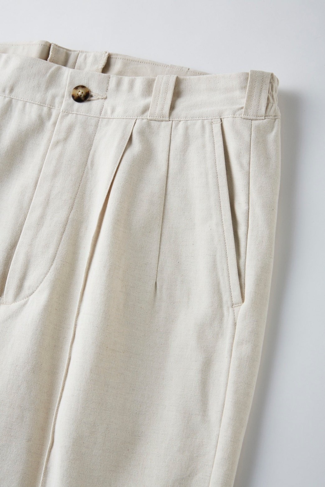 FRONT TUCK ARMY TROUSER (NATURAL)