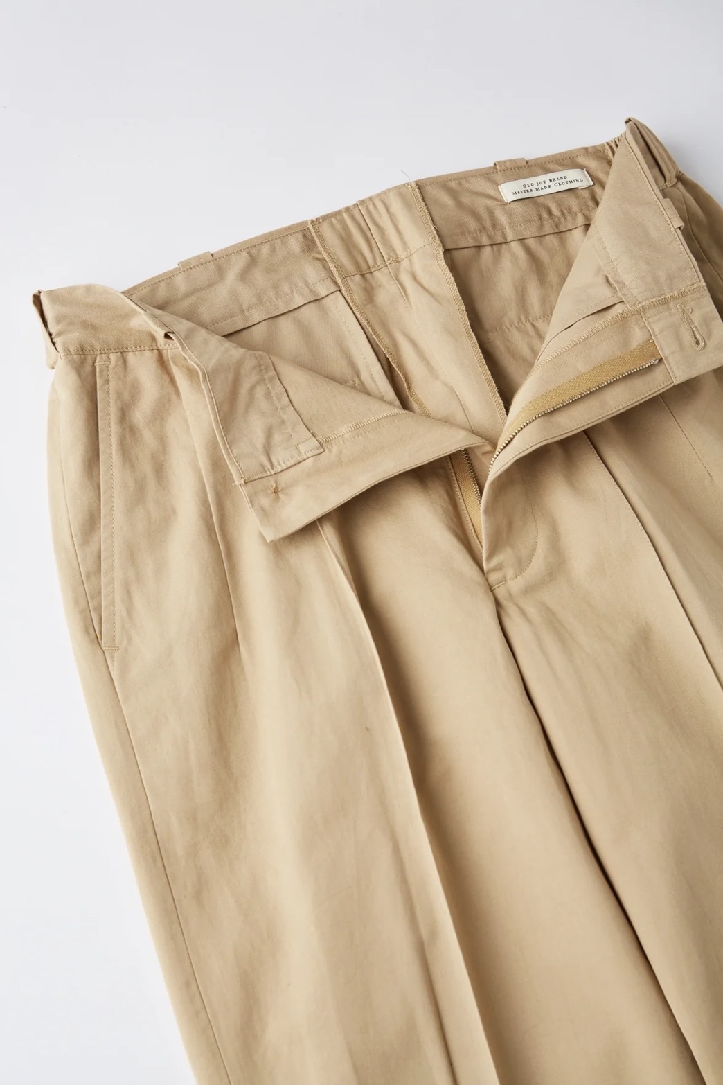 FRONT TUCK ARMY TROUSER (DUNE)
