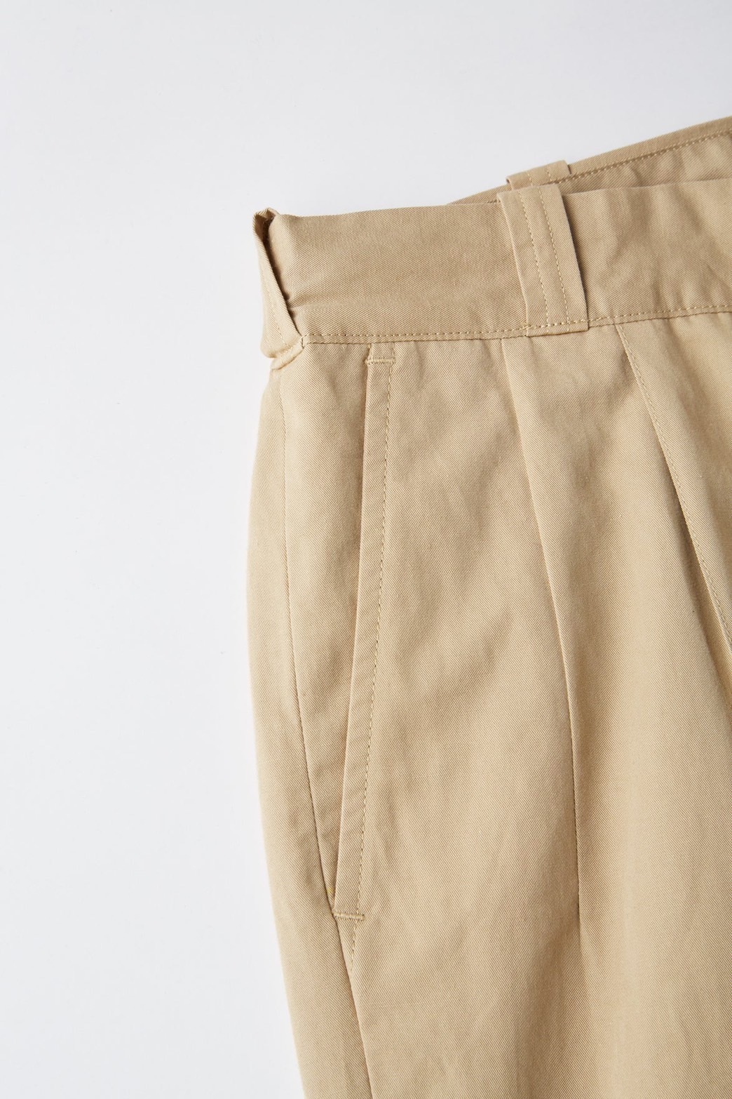 FRONT TUCK ARMY TROUSER (DUNE)