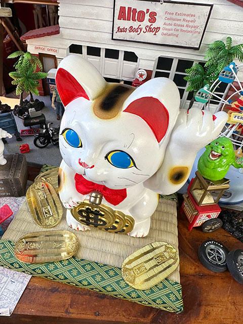 アメリカ版招き猫 ダラーキャット 日本の招き猫職人さんによる常滑焼の