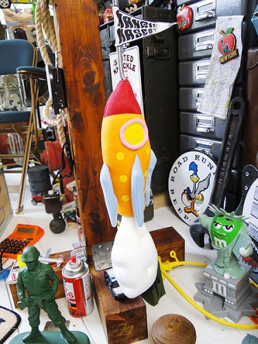 スペースロケット　ハンギングマスコット|エイリアンのホルマリン漬け/宇宙雑貨|もはや店長すら迷子になるアメ雑ジャングル