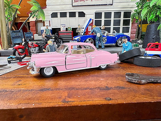 1953年 ピンクキャデラック ダイキャストミニカー 1/43スケール