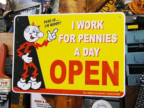 レディキロワット　プラスチックサインボード　（イエロー）|ガレージ看板/サインプレート|男の秘密基地作りに！ガレージング雑貨