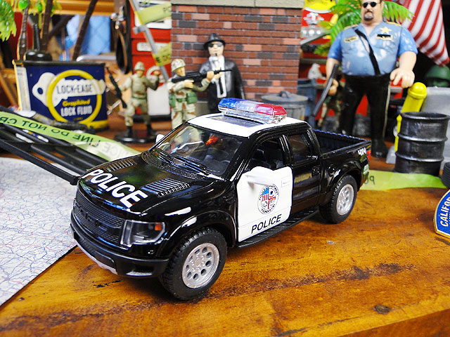 アメリカンポリスカー ミニカー （2013年 フォード F-150） の通販