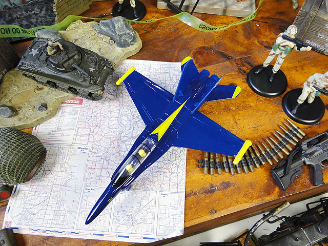 アメリカ軍の戦闘機モデルエアプレーン （F-18 ブルーエンジェルズ