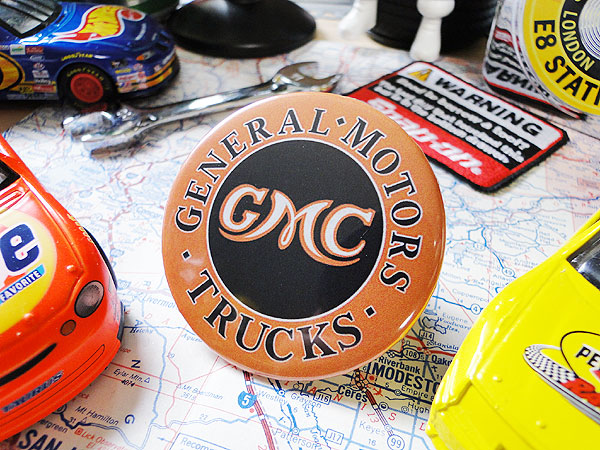 アメ車好きのためのモーター系缶バッジ （GMC） の通販・販売