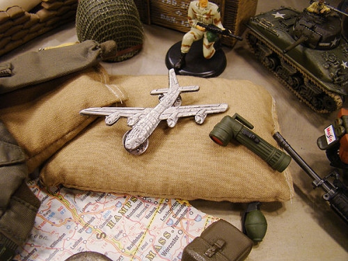 クラシック戦闘機ピンバッジ　（B-29スーパーフォートレス）|男の秘密基地作りに！ガレージング雑貨