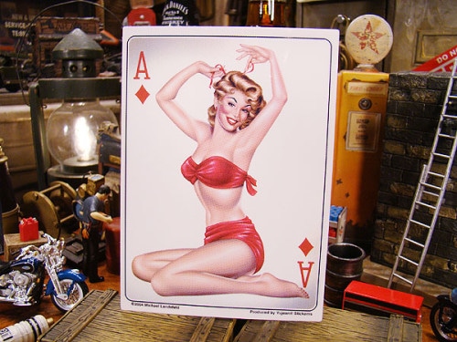 コカコーラ 金髪女 アメリカンガール ピンナップガール 缶ホルダー 日焼け肌 ピンナップガール ハローセーラー U.S.ヘヴィースチールサイン