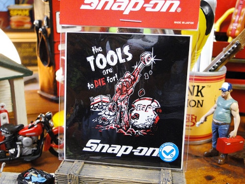 スナップオン　ステッカー　（ゾンビ）|ステッカー|男の秘密基地作りに！ガレージング雑貨