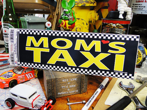 アメリカンジョーク　バンパーステッカー　（お母さんが運転する車orいつも乗せてあげる車）　|ステッカー