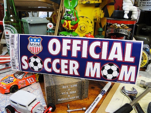 アメリカンジョーク　バンパーステッカー　（サッカー少年の母です）　|ステッカー
