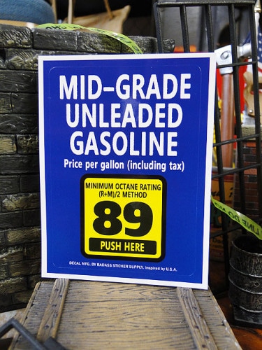 アメリカのガススタ　ボタンステッカー　（ミドルグレード/ブルー）　バッドアス　ステッカー#021　|バッドアス・ステッカー|ステッカー