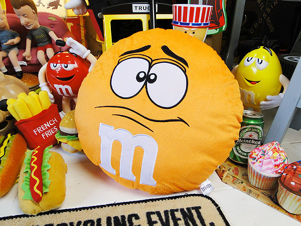 m&m's クッション（オレンジ）の通販・販売 | アメリカ雑貨の