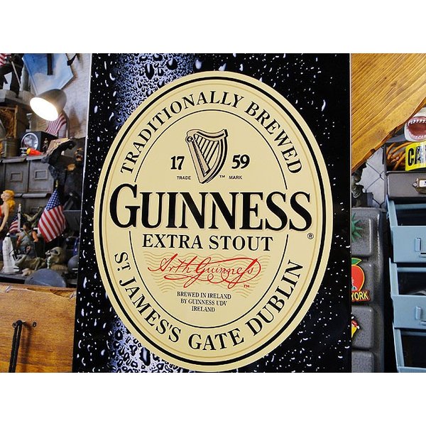 GUINNESS ギネスビール 看板 Amazon.co.jp: 希少 ギネス ビール 木製風 大型 ビンテージ 看板