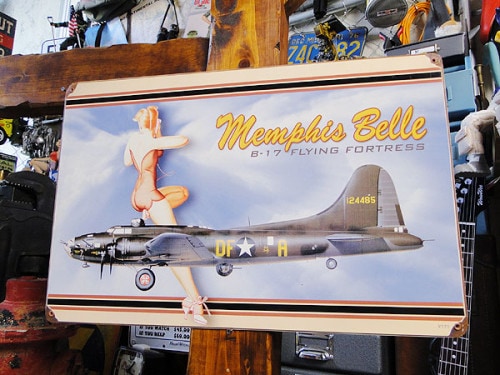 新品 シャーク 鮫 戦闘機 ピンナップガール CHERRY BOMBER ロンT ピンナップガール ＆ 戦闘機 U.S.ヘヴィースチールサイン