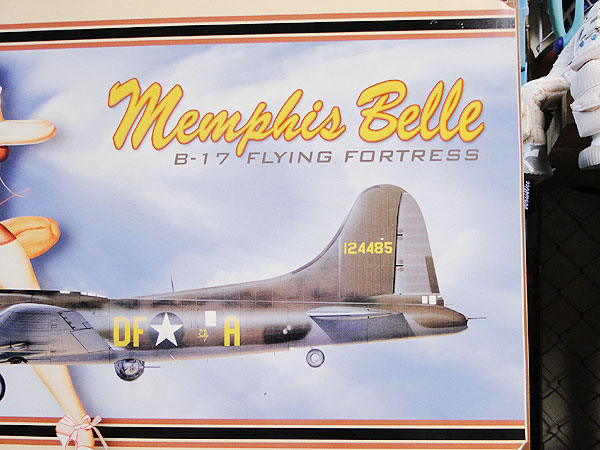 ピンナップガール ＆ 戦闘機 U.S.ヘヴィースチールサイン