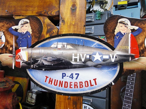 クラシック戦闘機　（ウイングデザイン）　U.S.ヘヴィースチールサイン　（P-47サンダーボルト）|ミリタリー|ボクらの原点そして永遠！ブリキ看板