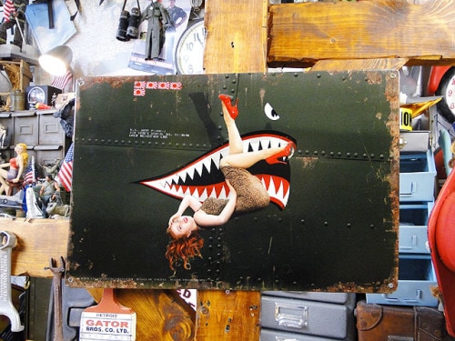 ピンナップガール ＆ 戦闘機 U.S.ヘヴィースチールサイン