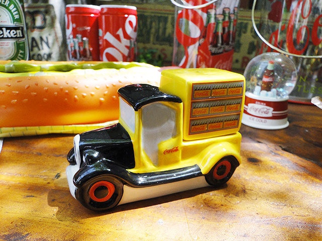 コカ・コーラブランド デリバリートラック ソルト＆ペッパーボトルの