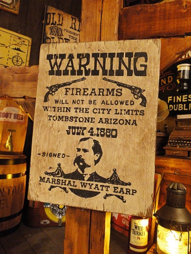 西部のお尋ね者ポスター　木製看板　（ワイアット・アープ）|西部のお尋ね者ポスター|木製看板/ウッドサイン