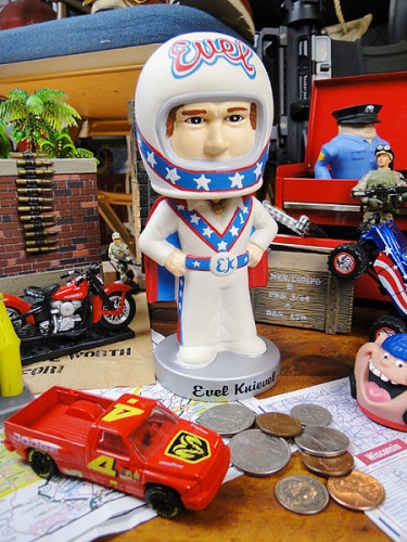 �ե��󥳥����֥롦�ˡ��֥롡�ܥӥ�إå�