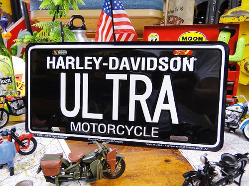 ハーレーダビッドソン　ライセンスプレート　（ウルトラ）|ハーレーダビッドソングッズ|男の秘密基地作りに！ガレージング雑貨