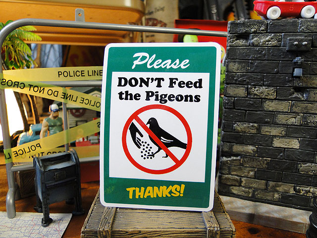 ハトにエサやり禁止 U.S.パブリックサインステッカーシリーズの通販