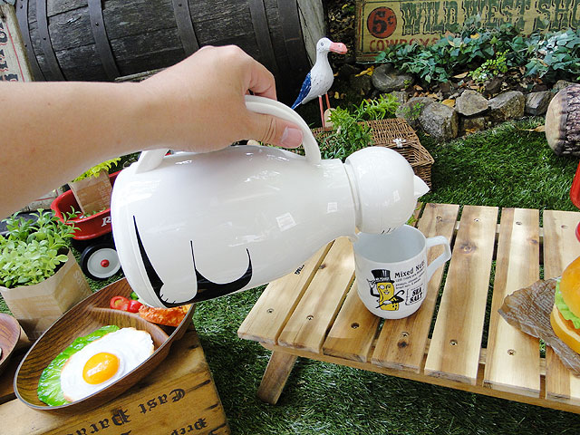 ドイツ ヘリオス社 卓上魔法瓶 サーモキャット ホワイト 1Lサイズ