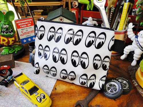 ムーンイクイップド　ミニポーチ|ムーンアイズグッズ|男の秘密基地作りに！ガレージング雑貨