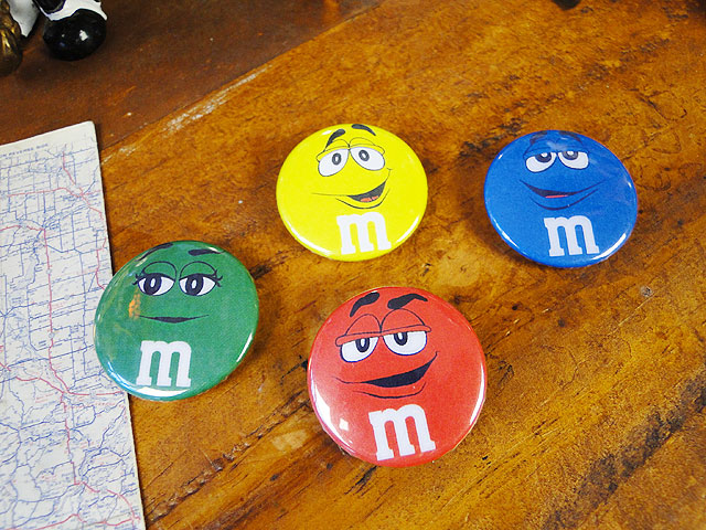 m&m's 缶バッジ Sサイズ （4色セット/フェイス）の通販・販売