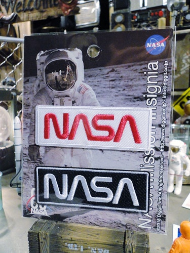 NASA　オフィシャルワッペン　（ロゴ2色セット）|エイリアンのホルマリン漬け/宇宙雑貨|もはや店長すら迷子になるアメ雑ジャングル