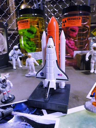 スペースシャトル　ミッショントイ|エイリアンのホルマリン漬け/宇宙雑貨|もはや店長すら迷子になるアメ雑ジャングル