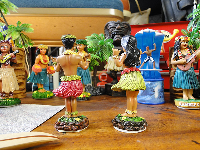 ハワイアン フラガール ダッシュボードドール MINI （シャカガール