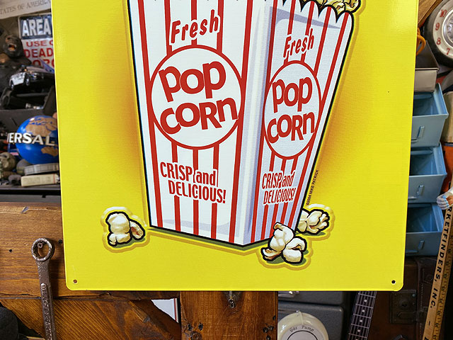 ポップコーン ブリキ看板 （クリスプ＆デリシャス）の通販・販売