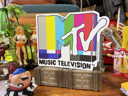MTV���������������åȥ������륹�ƥå������ʥ��顼�С���