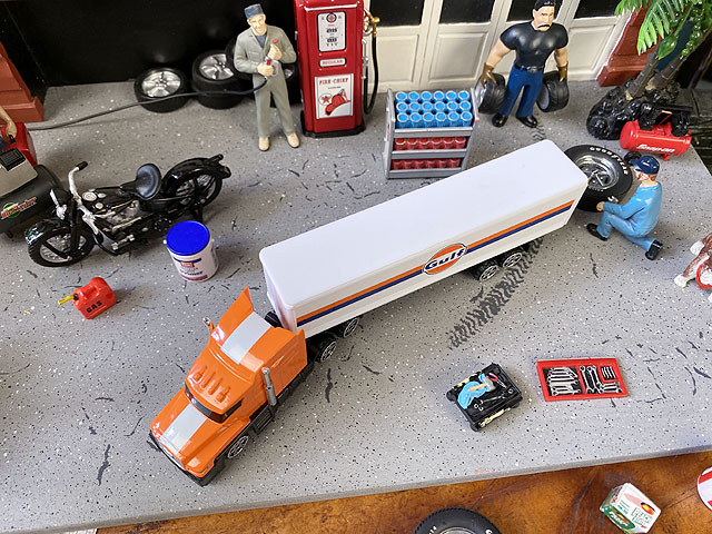 ガルフ トラクタートレーラー ダイキャストミニカー （オレンジヘッド