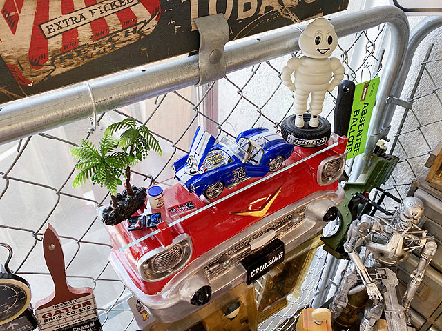 シボレー ベルエア風 カーシェルフ ウォールラック 自立 壁掛け可能 1955年シボレー ベルエア カーシェルフ Sサイズ （フロント/ブラック