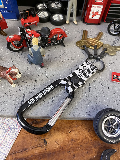 ムーンアイズ ムーンチェッカー ビッグカラビナキーホルダー