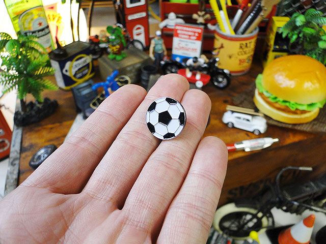 スポーツ ピンバッジ （サッカーボール）の通販・販売 | アメリカ雑貨