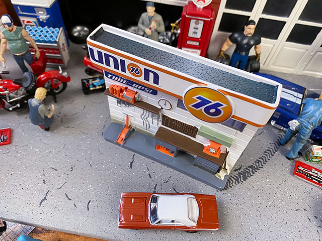 ユノカル76 サービスステーション ＆ 1970年 ダッジ コロネット