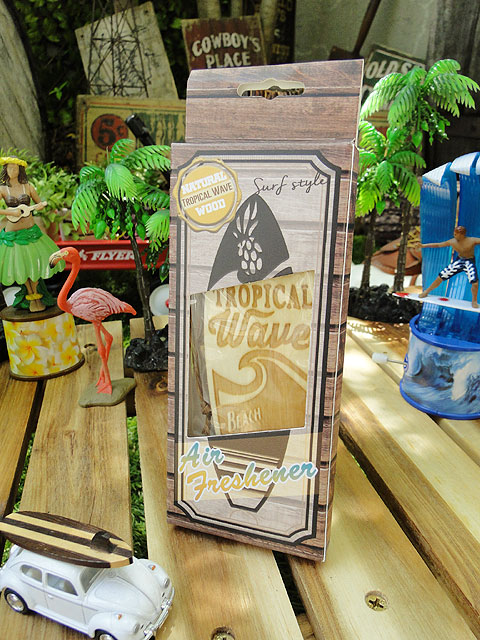 サーフボード型ナチュラルウッドエアーフレッシュナー （トロピカル