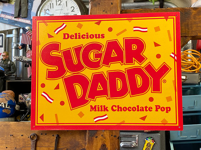 シュガーダディ ブリキ看板 （ミルクチョコレートポップ）の通販・販売